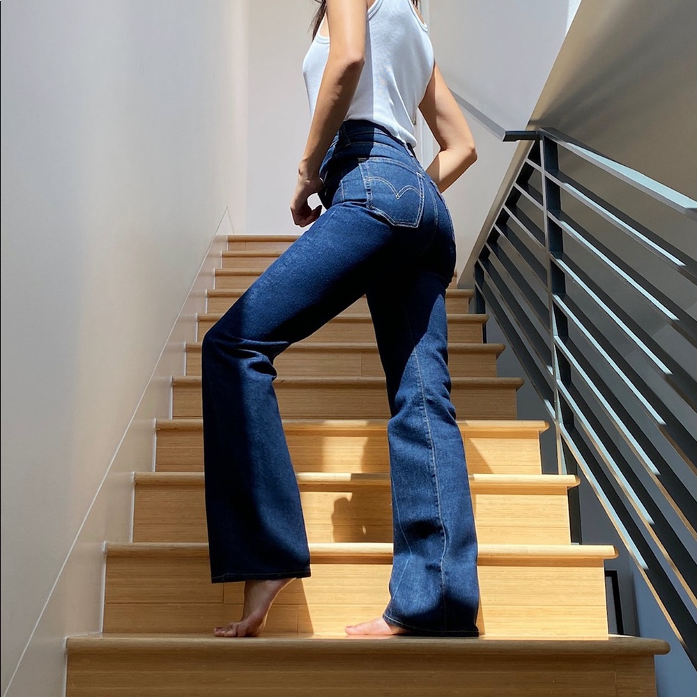 Aritzia x Levi’s Ribcage Boot Cut Flare Jeans